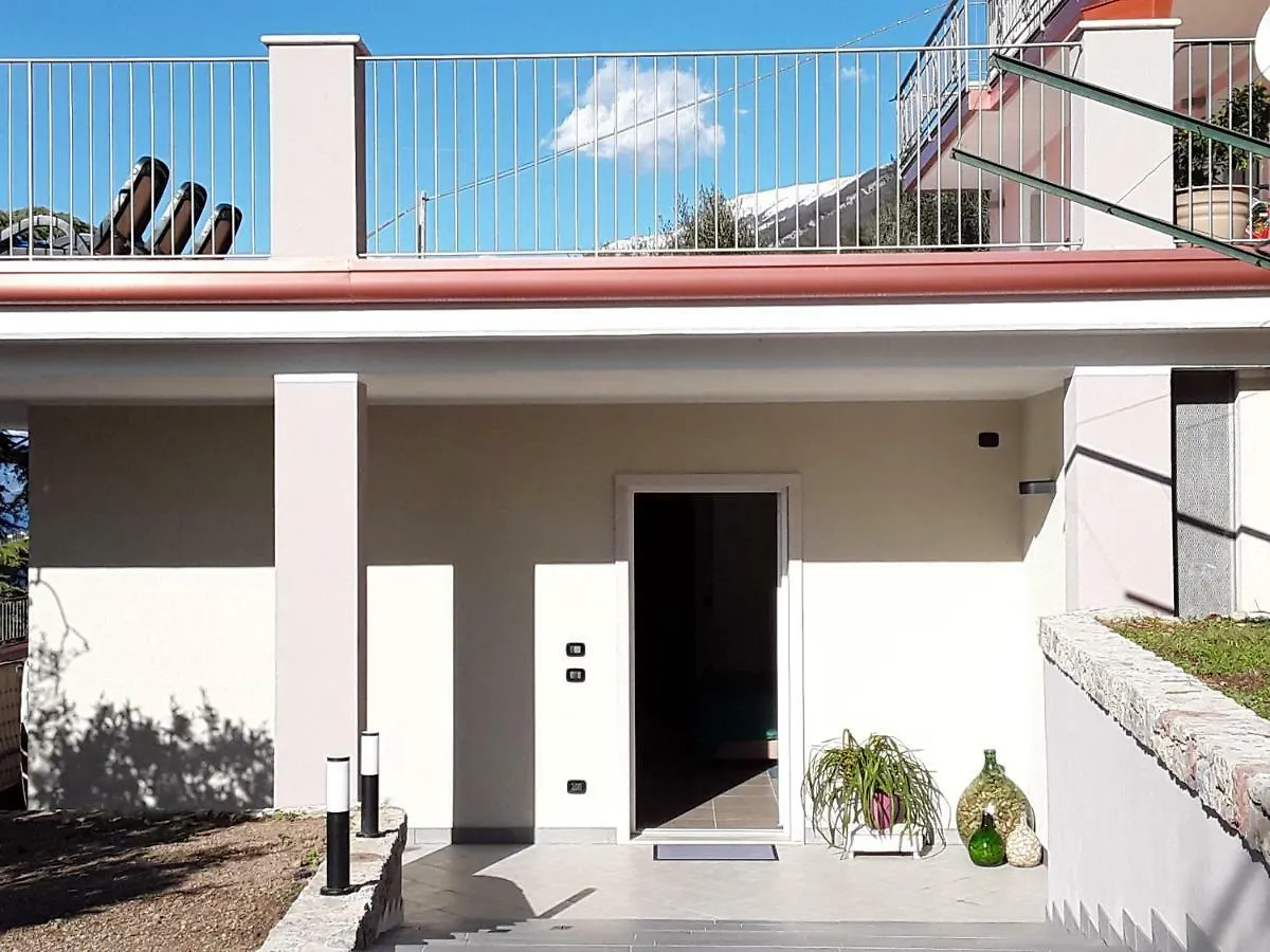 Casa Punta Veleno Apartment Brenzone sul Garda Italy