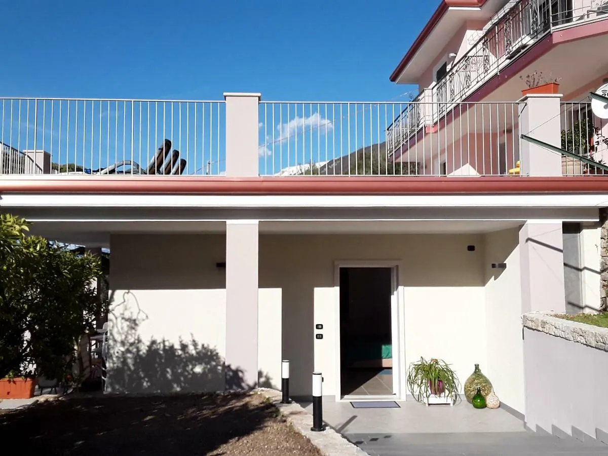 Casa Punta Veleno Apartment Brenzone sul Garda