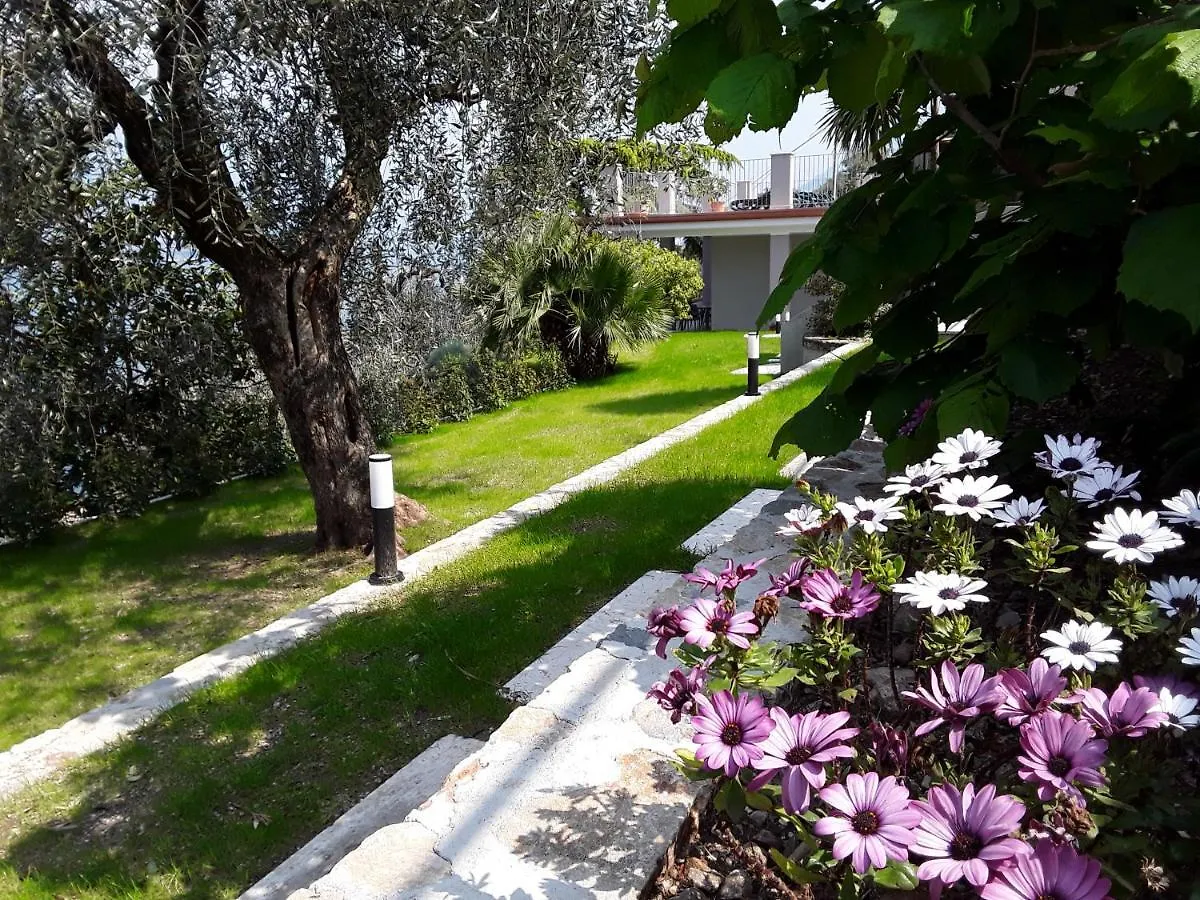 Casa Punta Veleno Apartment Brenzone sul Garda